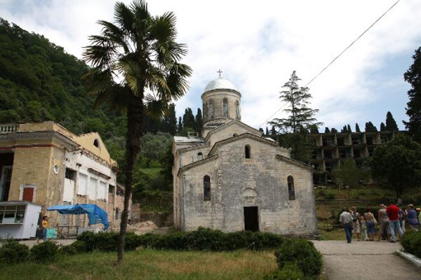 Церковь святого апостола Симона Кананита в Новом Афоне. Абхазия. - Sputnik Грузия