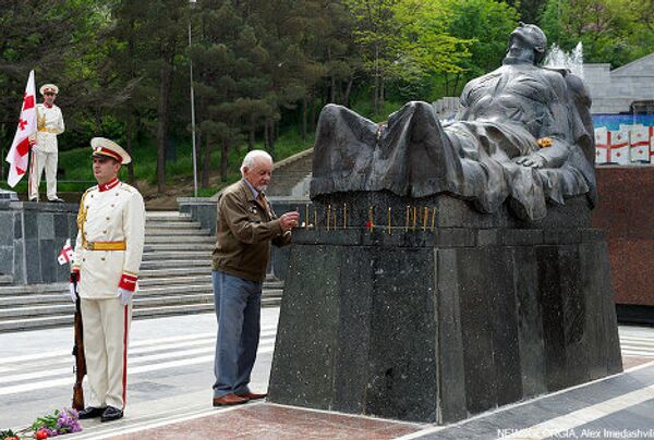 9 мая, памятник Неизвестному солдату - Sputnik Грузия