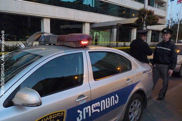 Начальник патрульной полиции города Тбилиси и Мцхета-Мтианети Георгий Гегечкори после осмотра помещений специалистами заявил о том, что звонок о бомбе был ложным. - Sputnik Грузия