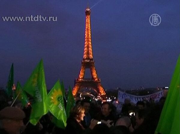Участники акции протеста в Париже потребовали закрыть все АЭС и больше не пользоваться источниками ядерной энергии. - Sputnik Грузия