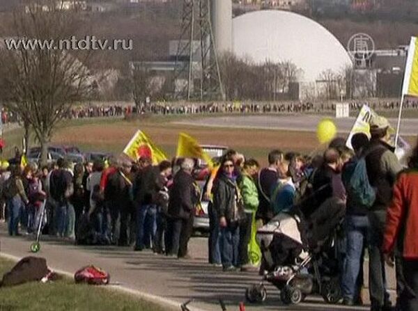 Тем временем в ряде стран Европы прошли митинги против атомных электростанций. На фото - против источников ядерной энергии протестуют жители Германии. - Sputnik Грузия