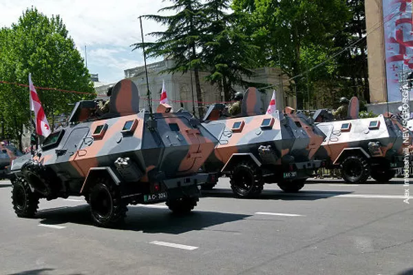 На параде в День независимости Грузии 26 мая впервые были показаны произведенные в Грузии бронетранспортеры Дидгори, которые стали собираться на тбилисском танковом заводе с учетом современных международных стандартов. Специально для лучшей демонстрации машин прохождение колонны было приостановлено и в течение нескольких минут журналисты и гости могли рассмотреть новый образец вооружения грузинской армии. На параде были представлены машины двух типов - Дидгори-1 и Дидгори-2. Они отличаются вместимостью и вооружением - MINIGUN или пулемет калибра 12.7. Вес машин составляет около 7 тонн, броня машин защищает от попаданий из стрелкового оружия. Вместимость - от 7 до 9 человек.  - Sputnik Грузия
