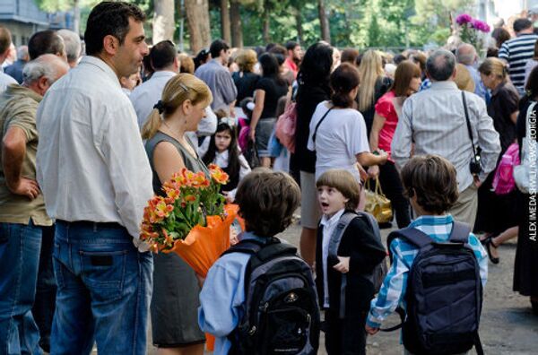По данным министерства образования и науки Грузии, новый учебный год, который начался в общеобразовательных школах Грузии в четверг 15 сентября, станет началом нового этапа реформы школьного образования.  - Sputnik Грузия