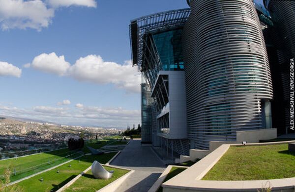 Территория бизнес-центра Иванишвили. - Sputnik Грузия