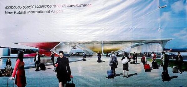 Президент Грузии Михаил Саакашвили 22 ноября принял участие в начале строительства нового международного аэропорта в Кутаиси. Глава государства сел за руль экскаватора и лично принял участие в разрушении старого здания на территории аэропорта Копитнари. Планируется, что строительство нового аэропорта будет завершено в 2012 году. - Sputnik Грузия