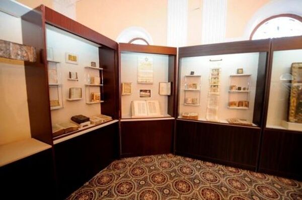 Михаил Саакашвили 22 ноября также открыл новый Исторический музей в Кутаиси, который разместился в бывшем здании местного подразделения Национального банка. В ходе посещения музея состоялась встреча Саакашвили с представителями интеллигенции. - Sputnik Грузия