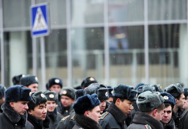 К месту проведения митинга были стянуты дополнительные силы полиции и ОМОНа. - Sputnik Грузия