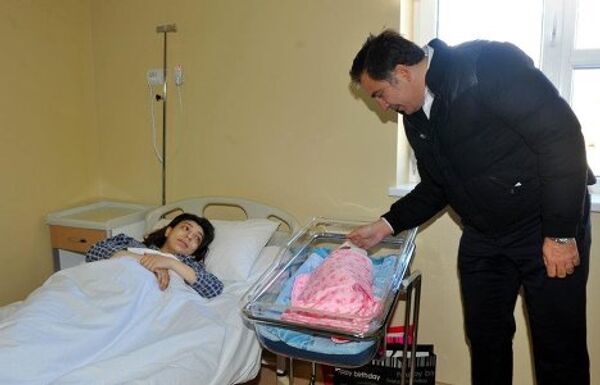 Президент Грузии Михаил Саакашвили открыл новую многопрофильную больницу в райцентре Ахметского района, в регионе Кахети (Восточная Грузия). - Sputnik Грузия