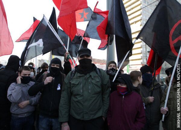 В субботу 10 марта в Москве на Новом Арбате прошла вторая уже по счету после российских выборов акция протеста оппозиции За честные выборы. Участвовало в ней по разным данным, от 10 до 25 тысяч человек. Лозунги протестующих были прежними - отмена итогов выборов и новая власть в стране. - Sputnik Грузия