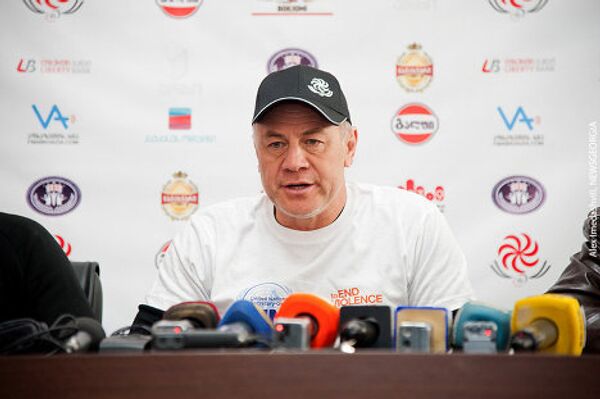 Главный тренер сборной Грузии подчеркнул, что его подопечные настроены на победу и сделают для этого все возможное. Я представляю, как важен этот матч для Грузии. И я также знаю, чего ждут от нашей команды, которая сконцентрирована и знает, что ей делать. Я очень не хочу, чтобы эмоции овладели нами, так как это может повлиять на результаты матча и на качество игры. И поэтому я еще раз повторяю - это матч по регби и ничего больше, - отметил Милтон Хейг. Главный тренер сборной Грузии подчеркнул, что его подопечные настроены на победу и сделают для этого все возможное. Я представляю, как важен этот матч для Грузии. И я также знаю, чего ждут от нашей команды, которая сконцентрирована и знает, что ей делать. Я очень не хочу, чтобы эмоции овладели нами, так как это может повлиять на результаты матча и на качество игры. И поэтому я еще раз повторяю - это матч по регби и ничего больше, - отметил Милтон Хейг. - Sputnik Грузия