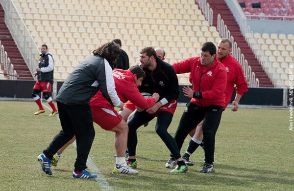 После войны в августе 2008 года, это будет первая игра сборных Грузии и России в Тбилиси. С тех пор встречи команд проходили на нейтральном поле. После войны в августе 2008 года, это будет первая игра сборных Грузии и России в Тбилиси. С тех пор встречи команд проходили на нейтральном поле. - Sputnik Грузия