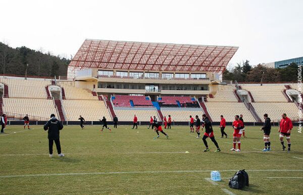 Союз регби Грузии уже призвал болельщиков быть сдержанными и корректными во время игры. Союз регби Грузии уже призвал болельщиков быть сдержанными и корректными во время игры. - Sputnik Грузия