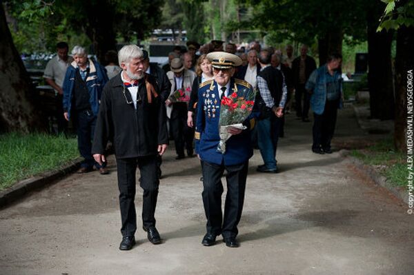 Теперь Комитет ветеранов войны и военной службы Северной Осетии снова приглашает ветеранов из Грузии. - Sputnik Грузия