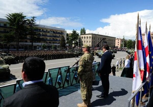 Парад полиции принял лично президент Грузии Михаил Саакашвили. - Sputnik Грузия