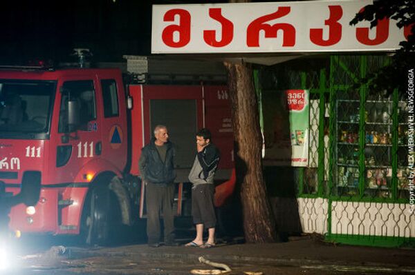 Спасатели и пожарники, на месте ликвидации последствий наводнения в районе Ортачала, Тбилиси. - Sputnik Грузия