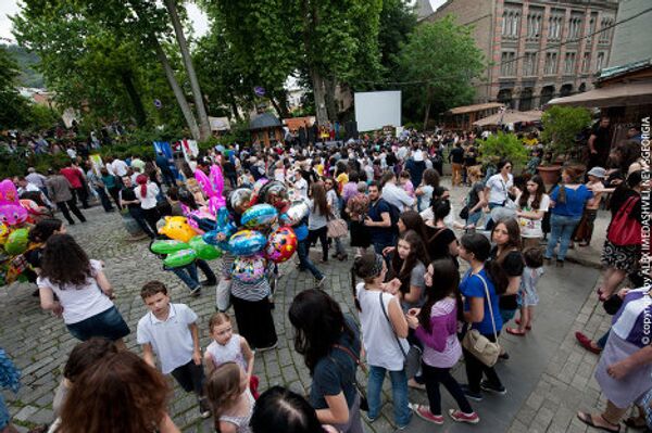 В Тбилиси в середине мая состоялся первый фестиваль Шоколад и поэзия. Он прошел в самом центре города, на улице Леселидзе. - Sputnik Грузия