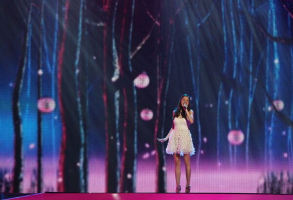 Участница конкурса Евровидение -2012 от Бельгии, певица Ирис на сцене комплекса Baku Crystal Hall в Баку. - Sputnik Грузия