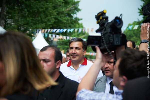 Также Михаил Саакашвили отдельно поблагодарил бизнесменов за вклад в развитие Грузии. - Sputnik Грузия