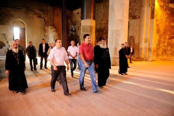 Президент Грузии Михаил Саакашвили принимает участие в открытии храма Баграта в Кутаиси. - Sputnik Грузия