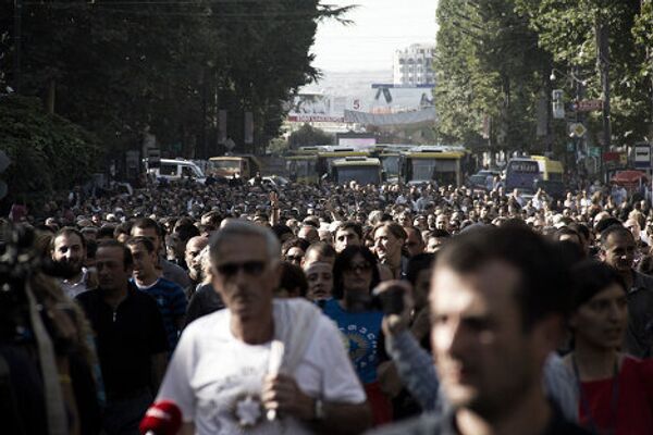 Третий день в Грузии проходят акции протеста, вызванные обнародованием видеосъемки жестокого обращения и насилий над заключенными в Глданской тюрьме в Тбилиси. - Sputnik Грузия