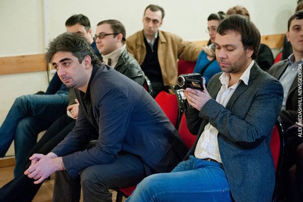 Участники гражданских слушаний в Тбилиси на тему Открытие железной дороги через территорию Абхазии: за и против. - Sputnik Грузия