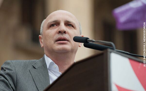 Вано Мерабишвили выступает на митинге 19 апреля. - Sputnik Грузия