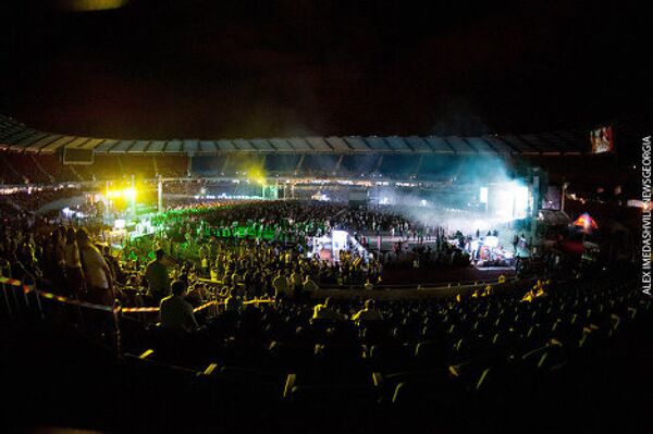 В Тбилиси, на национальном стадионе Dinamo Arena прошел концерт Tbilisi Open Air 2013, на котором выступили такие группы, как Deep Purple, Black Strobe, The Subways, Infected Mushroom и другие. - Sputnik Грузия