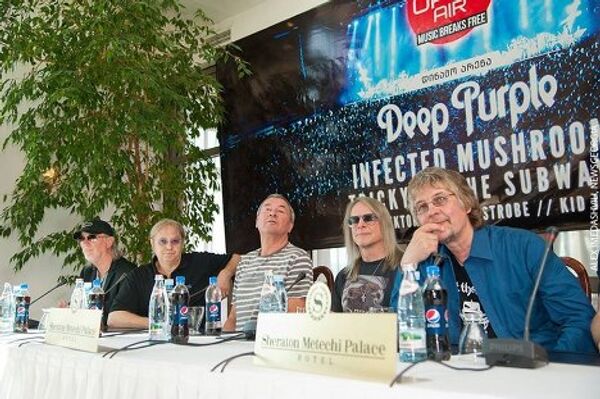 Легендарная группа Deep Purple на пресс-конференции в Тбилиси. В Грузию музыканты прибыли, чтобы принять участие в концерте Tbilisi Open Air, который пройдет 5 июня вечером на национальном стадионе Динамо-Арена им.Бориса Пайчадзе. - Sputnik Грузия
