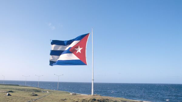 Кубинский флаг над набережной Маликон - Sputnik Грузия