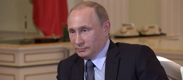 Путин об арестах чиновников ФИФА по запросу США Путин об арестах чиновников ФИФА по запросу США - Sputnik Грузия