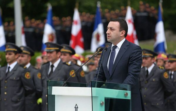 Премьер-министр Грузии выступает в Кутаиси перед гостями и участниками праздненств, посвященных Дню полиции. - Sputnik Грузия