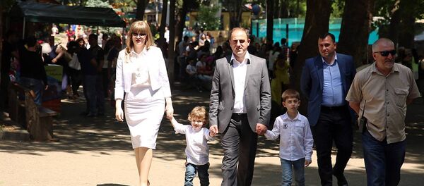 დავით ნარმანია ოჯახთან ერთად - Sputnik საქართველო