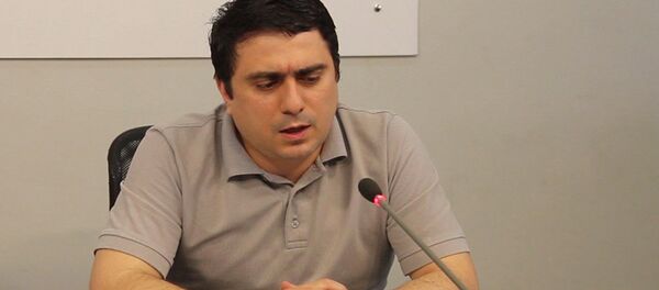 Арчил Чкоидзе: Маргвелашвили встречается лишь с избранными НПО Арчил Чкоидзе: Маргвелашвили встречается лишь с избранными НПО - Sputnik Грузия