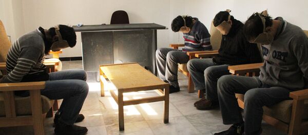 Боевики ИГИЛ в плену у сирийских спецслужб - Sputnik Грузия