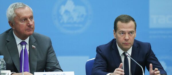 Премьер-министр РФ Д. Медведев принял участие в работе XVII Всемирного конгресса русской прессы - Sputnik Грузия