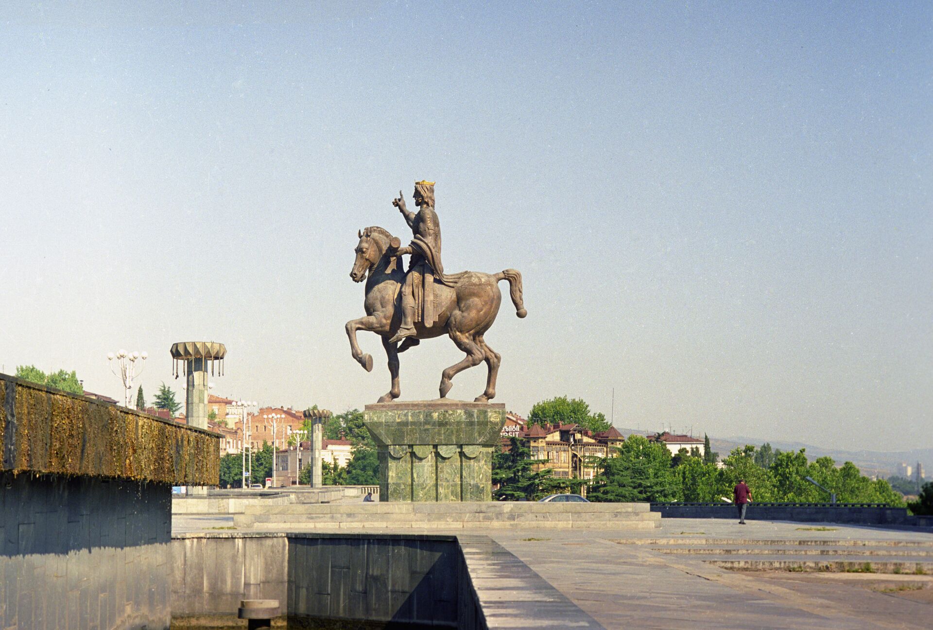 Памятник царю Давиду IV Агмашенебели в Тбилиси - Sputnik Грузия, 1920, 07.02.2023