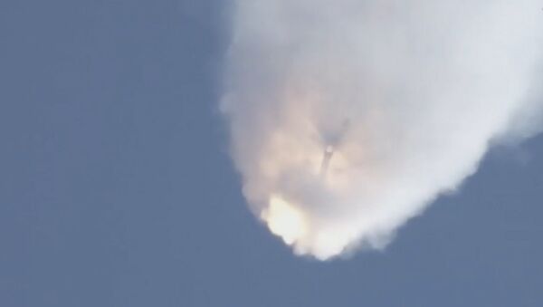 Ракета Falcon 9 разлетелась на куски после старта к МКС. Кадры взрыва - Sputnik Грузия