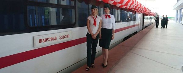 Железнодорожный вокзал в Батуми Железнодорожный вокзал в Батуми - Sputnik Грузия