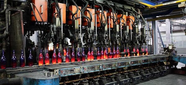 მინის ტარის მწარმოებელი ქარხანა მინა მინის ტარის მწარმოებელი ქარხანა მინა - Sputnik საქართველო