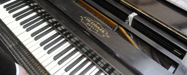 Старинный рояль - Sputnik Грузия