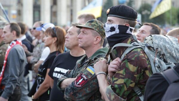 Митинг Правого сектора в Киеве: камуфляж и черно-красные флаги - Sputnik Грузия