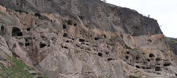 Пещерный монастырский комплекс Вардзия в Грузии Пещерный монастырский комплекс Вардзия в Грузии - Sputnik Грузия