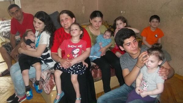 ოჯახი სადაც 9 ბავშვი იზრდება - Sputnik საქართველო