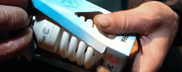 Энергосберегающая лампа. Энергосберегающая лампа. - Sputnik Грузия