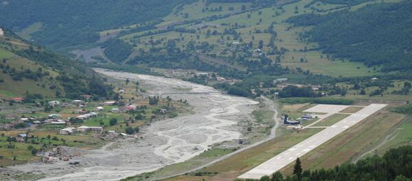 აეროპორტი მესტიაში აეროპორტი მესტიაში - Sputnik საქართველო