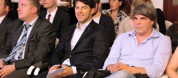 ლევან კობიაშვილი (ცენტრში) ლევან კობიაშვილი (ცენტრში) - Sputnik საქართველო