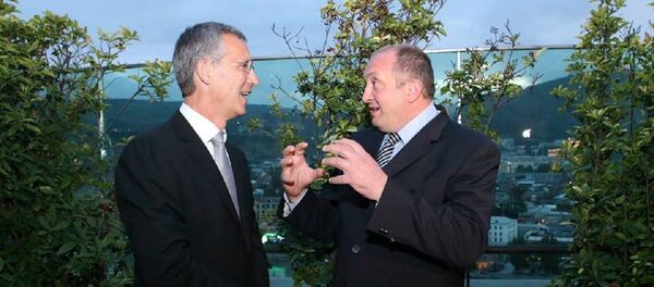 Президент Грузии Георгий Маргвелашвили и генеральный секретарь НАТО Йенс Столтенберг - Sputnik Грузия