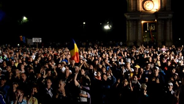 Лозунги и песни за отставку правительства, или Как прошла ночь в Кишиневе - Sputnik Грузия