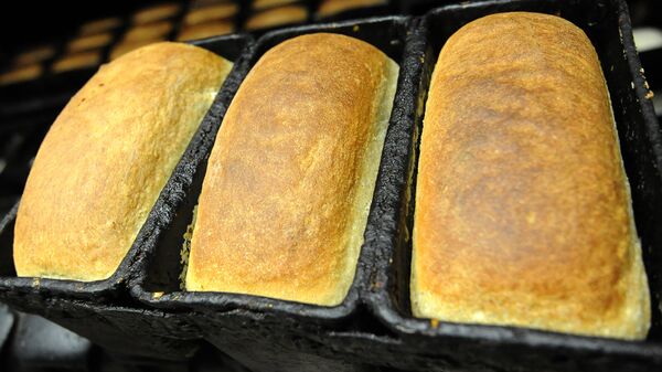Белый хлеб на хлебзаводе - Sputnik Грузия