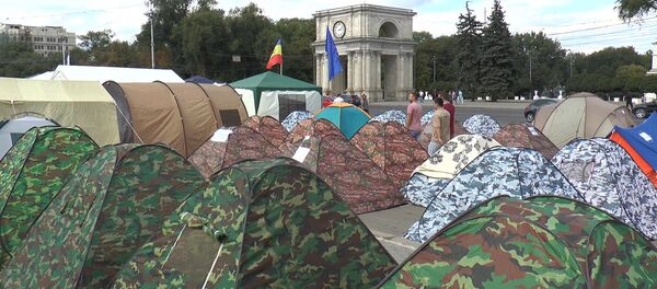 Палаточный городок: Любим, стрижемся, играем, едим - Sputnik Грузия